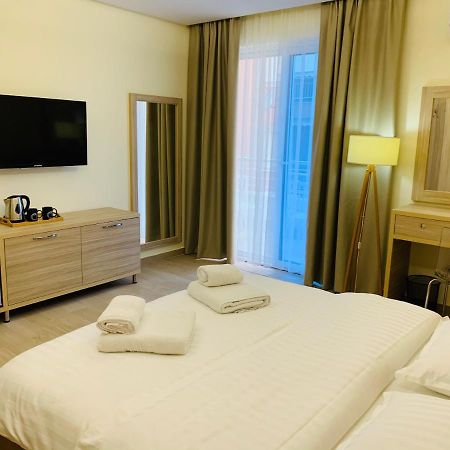 Elko Fa Golem Apartment Golem  Bagian luar foto