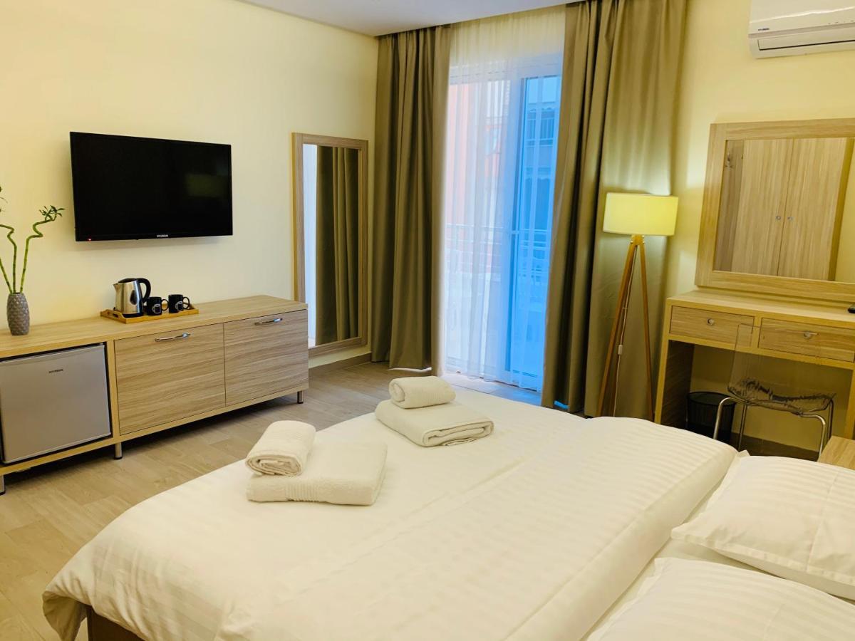 Elko Fa Golem Apartment Golem  Bagian luar foto