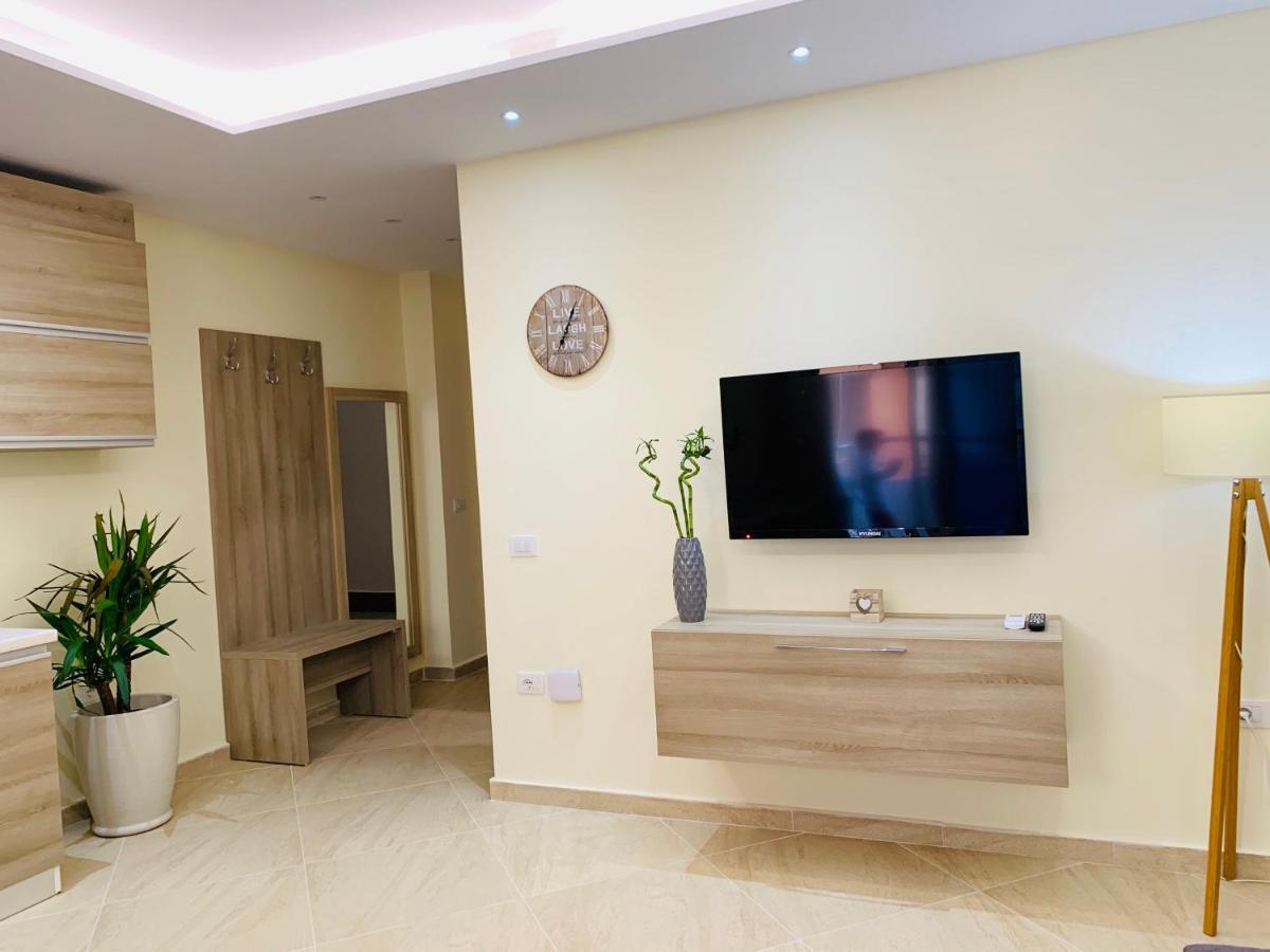 Elko Fa Golem Apartment Golem  Bagian luar foto